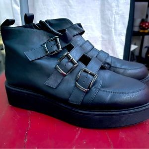 Brand new pair of ASOS black platform ankle boots 8